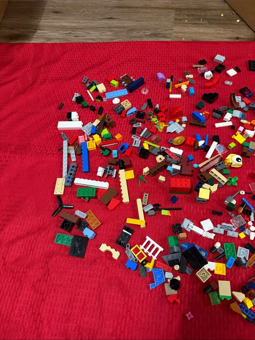 Lego mixed lot vintage pieces w minifigures
